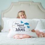 Taie avions et fillette